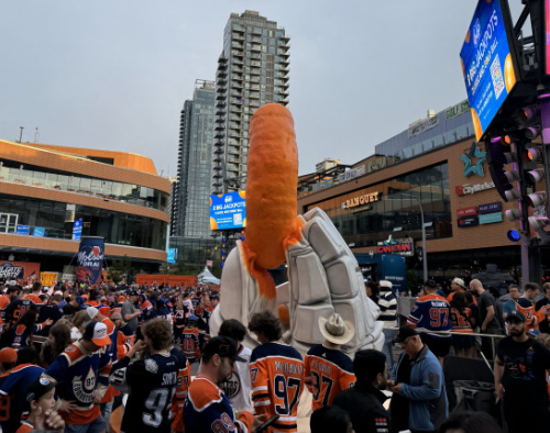 A 10-foot-tall robotic hand
holding a 4-foot-tall cheese puff